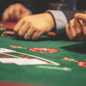 Dvi populiariausios tikrų pinigų pokerio programos, skirtos „Android“.
